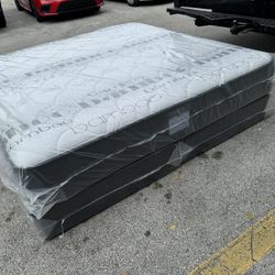 NEW MATTRESS KING SIZE PKUSH WITH BOX SPRING