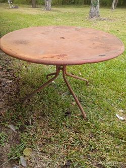Vintage. Metal table