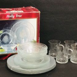 Vintage ARCOROC HOLLY TREE 16-Piece Christmas Dinnerware Set NEW