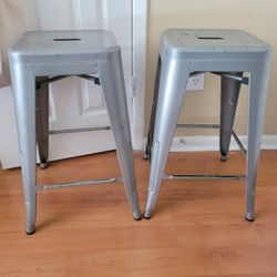 2 Stools