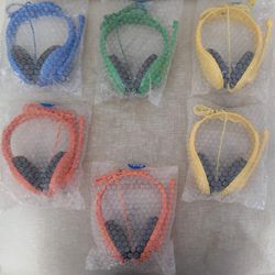 Brand New Wired Headphones w Mic