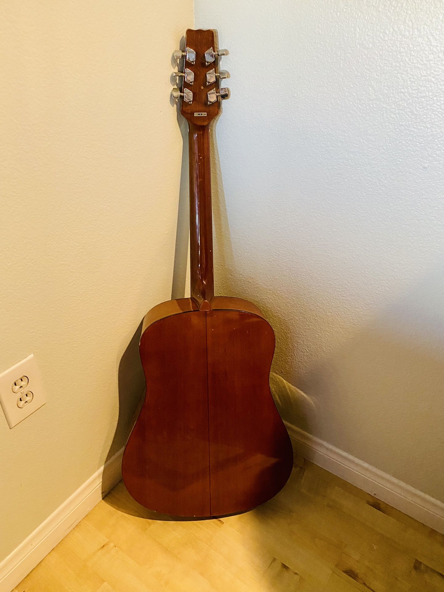 Vantage Guitar
