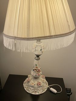Set of 2 Vintage Porcelain Flower Painted Table Light