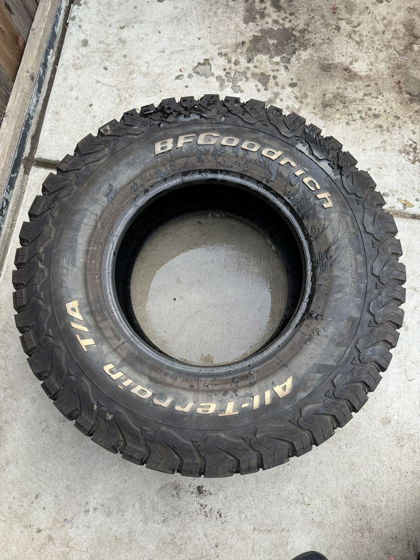 35x12.5R17 BF Goodrich K02 35” Tire Set for Sale in Jurupa Valley, CA