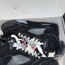 Jordan 5 Black Metallics 