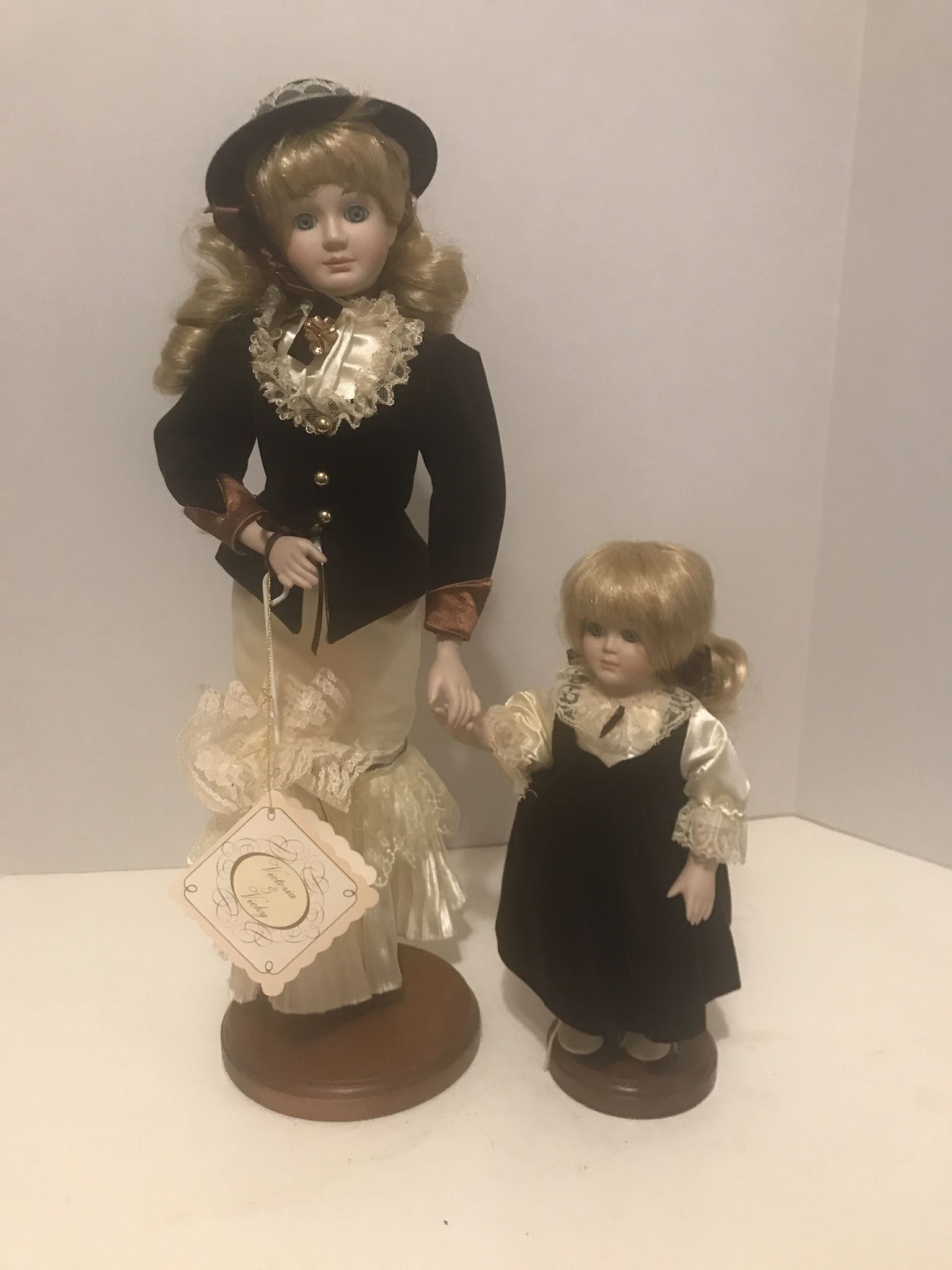 Victoria And Vickie Dolls