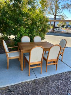 Vintage Danish Teak 7 piece dining set ( can deliver for $10 )