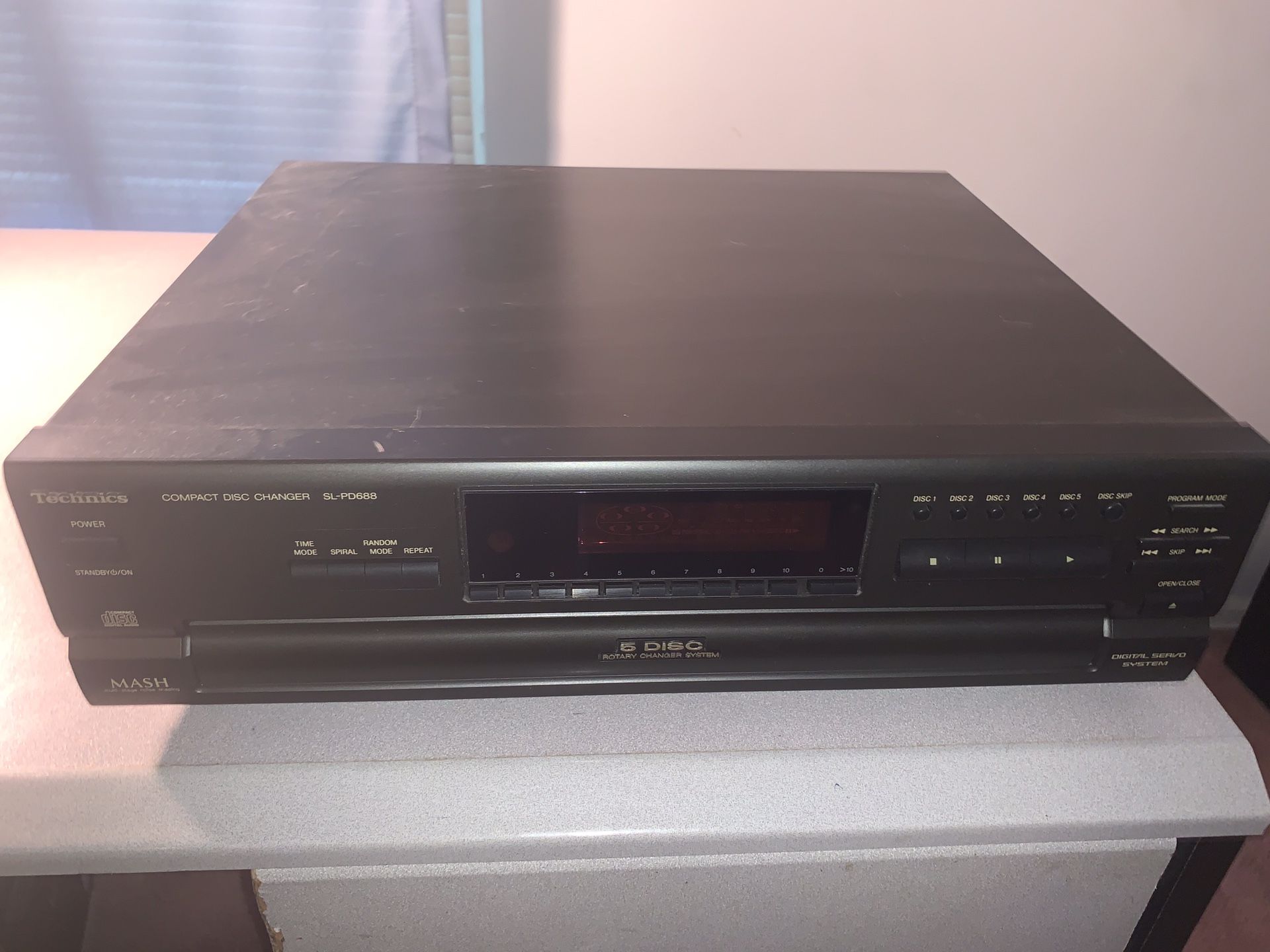 Technics Compact Disc Changer SL-PD688
