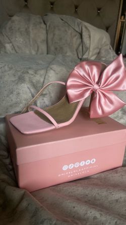 Pink dainty heels size 7.5