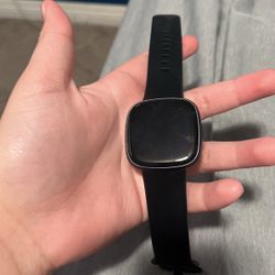 Fitbit  Versa 4