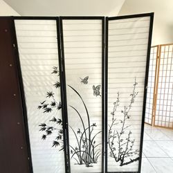 3-panel folding screen. I use it to partition the room. I'm moving—first come, first served!