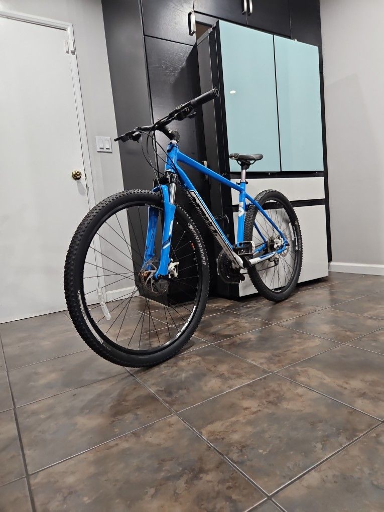 Trek Dual Sport Mountain Bike