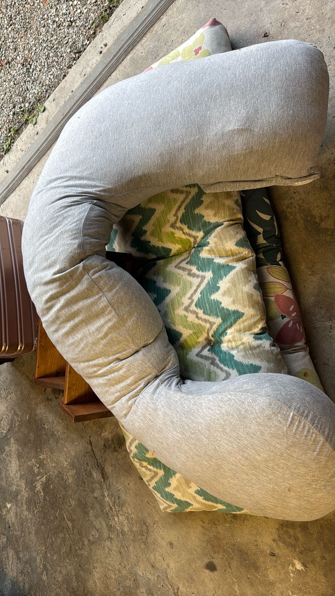 Lightly Used Body Or Pregnancy Pillow Free