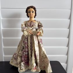 Collectible Brinn’s Porcelain Dolls – Abigail Adams
