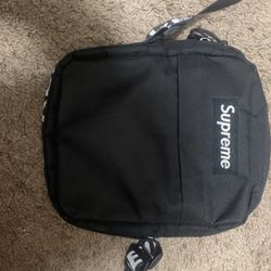 Supreme Shoulder Bag 