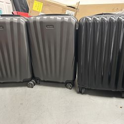 Ricardo 21” Carry On Luggage