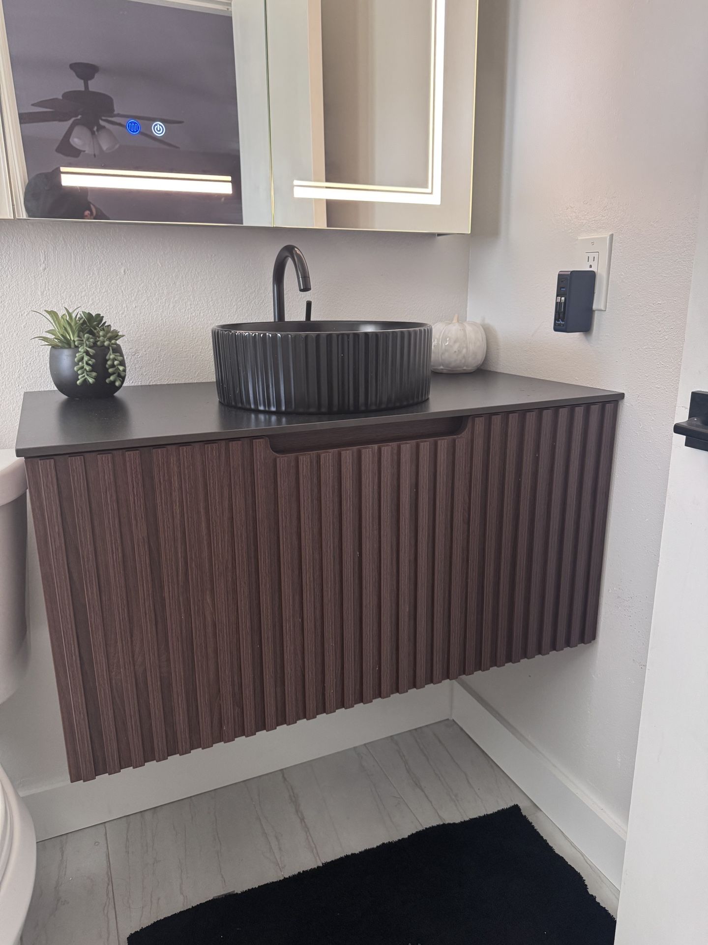 NEW 36in Floating Bathroom Vanity