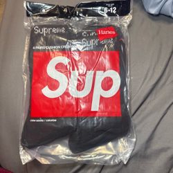 Supreme x Hanes Cushion Crew Socks 4-Pack
