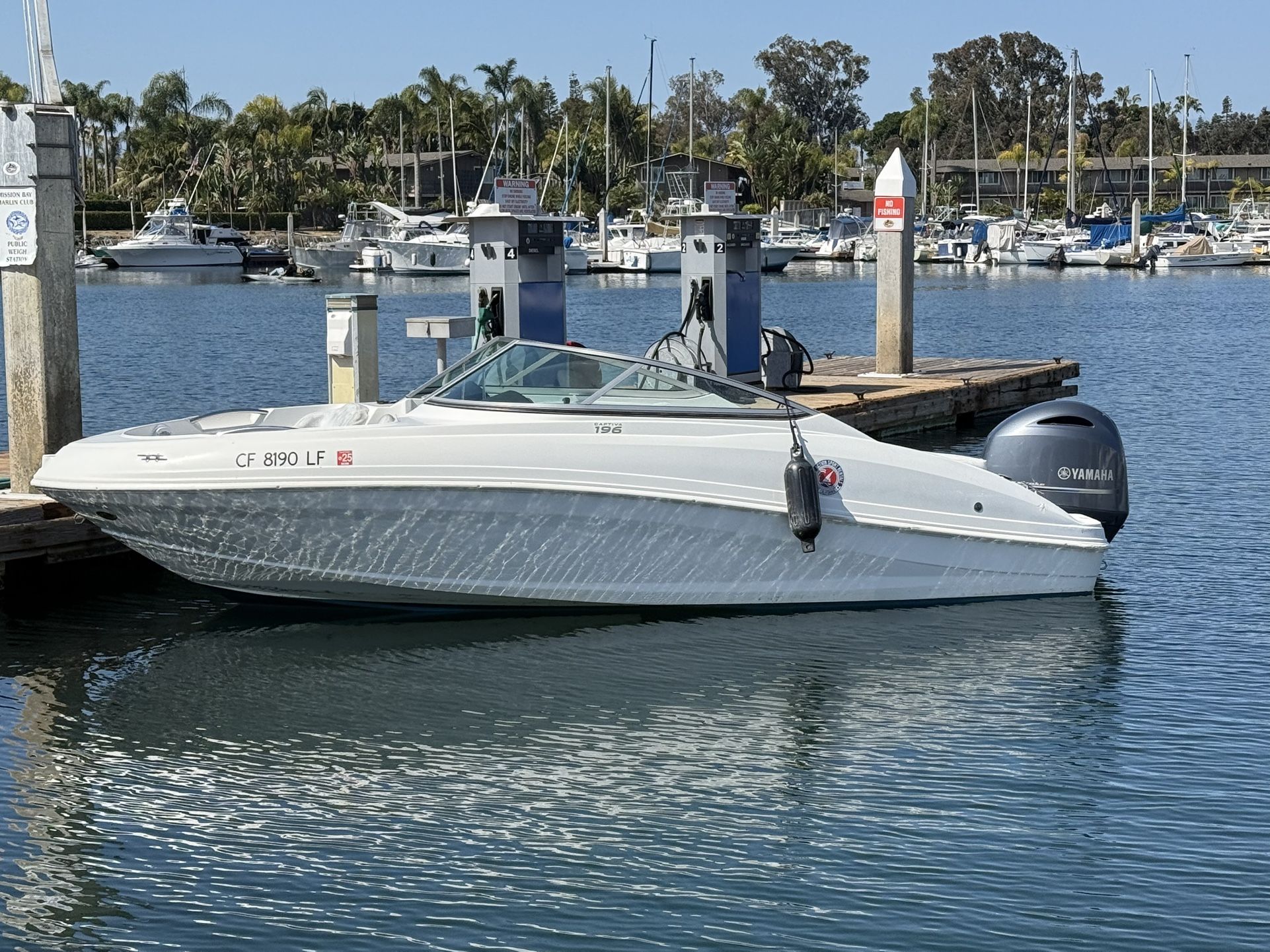 2016 Rinker Boat Powered by Yamaha F150
