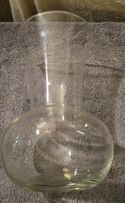 Curved Clear Glass 8" Vase