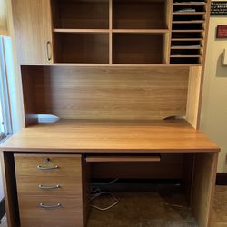 Desk With Top Hutch & 3 Drawer Mobile Return