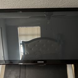43” Samsung TV