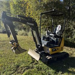 JOHN DEERE 17P MINI EXCAVATOR