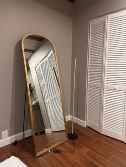 Room mirror