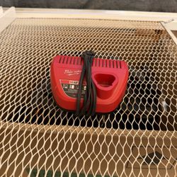 M12 cargador milwaukee 