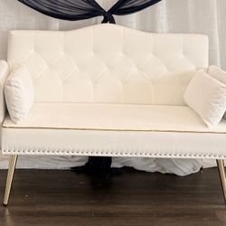Loveseat 