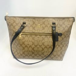 Coach Gallery Tote in Signature Canvas