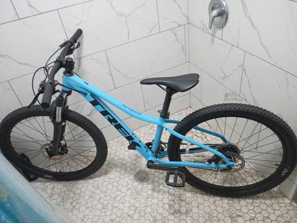 26" Trek Marlin 5 (2025)