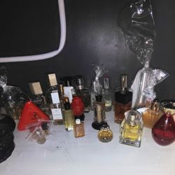 HUGE 32 ITEM VINTAGE FRAGRANCE LOT. (New And Lightly Used)