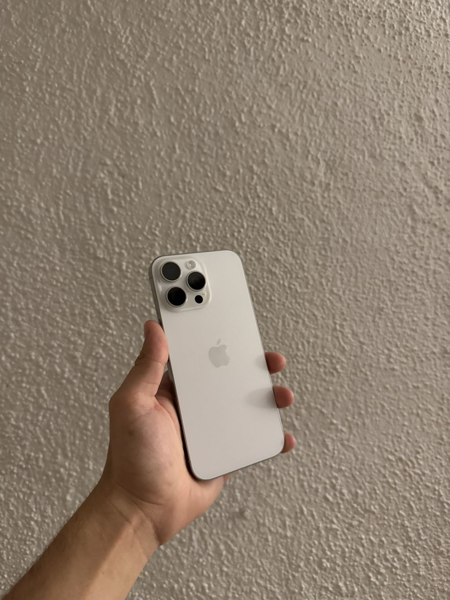 Unlocked. iPhone 16 Pro Max. 256GB