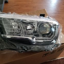 2016 Toyota tacoma Headlight LED Left Side