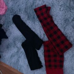 2 Pairs Of Cozy Sledding Leggings 