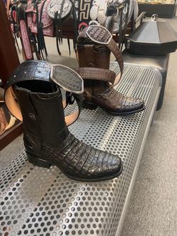Botas de piel con cinturón horma Dubái con cierre