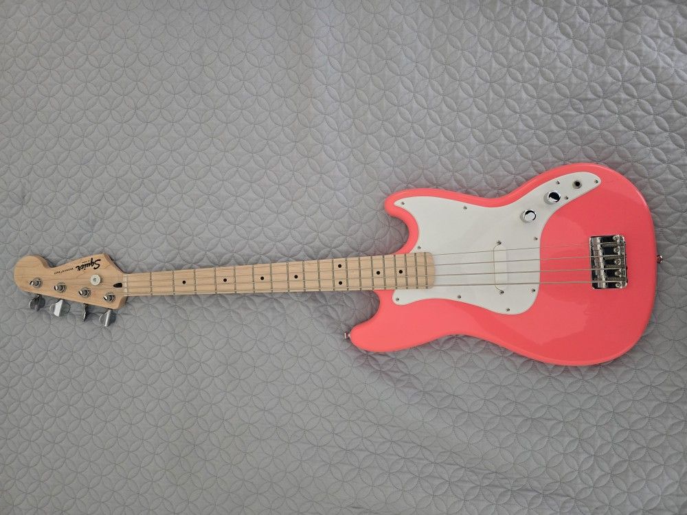 Squier Sonic Bronco Bass in Tahitian Coral