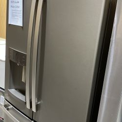 💥💥 BlowOut Sale 💥💥 27.8 cu. ft. French Door Refrigerator in Slate, Fingerprint Resistant 