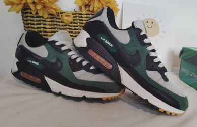 Sneakers size 9 mens