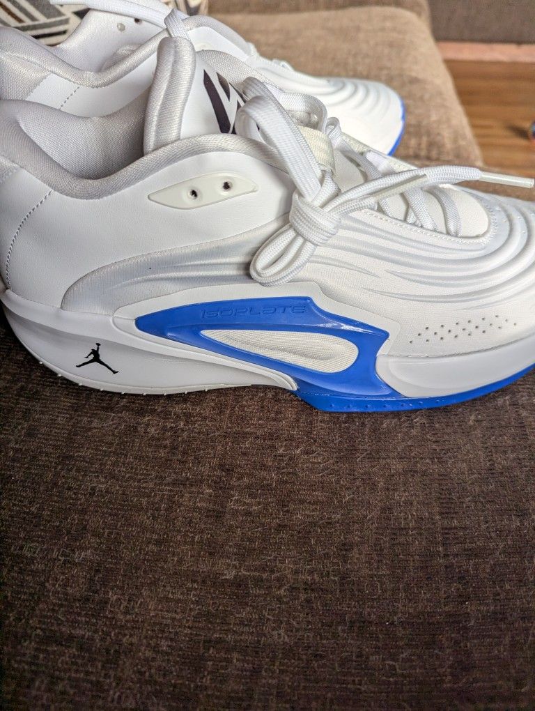 New Jordans Never Wore Them Size 13