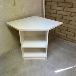 Corner cabinet