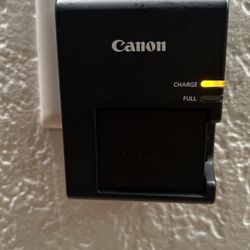 Canon LP-E10 Battery And Charger