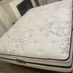 Queen Size Beautyrest And Box Spring Or Frame