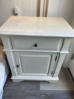 Solid night stands