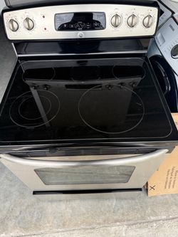 (Price Is $250 Free Delivery)GE Stainless Steel Stove