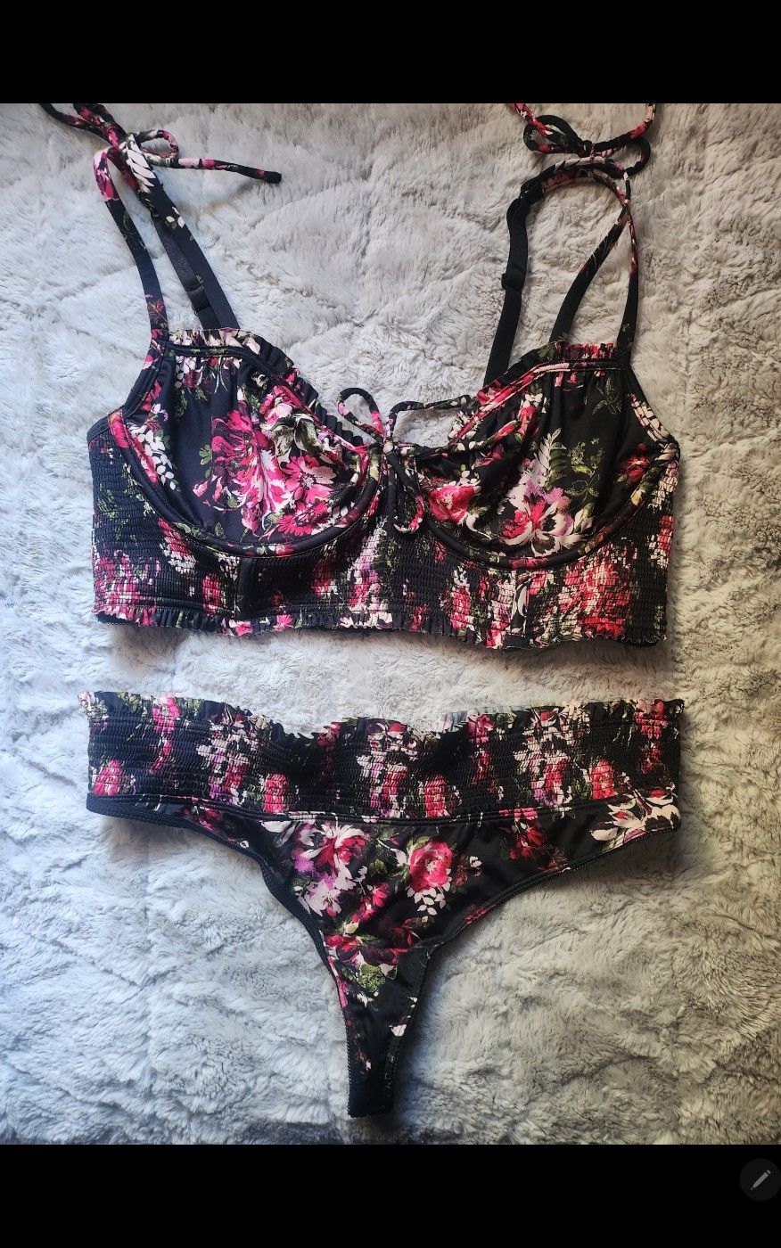 LINGERIE THONG WIRED BRA SET BY TORRID