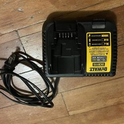 DEWALT - DCB115 12V to 20V Lithium-Ion Battery Charger