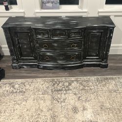 Old Dresser 