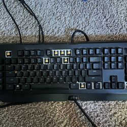 RAZER black Widow Keyboard (model Unsure) ^missing Few Key Caps